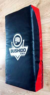 tarcza treningowa BUSHIDO 3 uchwyty rozmiar XL 62 cm x 35 cm jak nowa