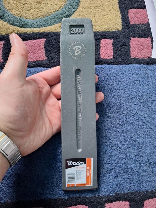 Klin do łupania drewna metalowy do opału, 2 kg duży klin rozłupak