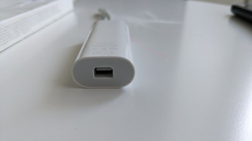 Адаптер Thunderbolt 3 (USB-C) to Thunderbolt 2 Adapter, Model A1790