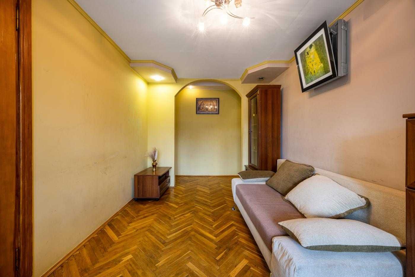 Продаж/ 3-кімнатна/Житловий стан /Братів Дужих 22/ Хрущовка/ Львів
