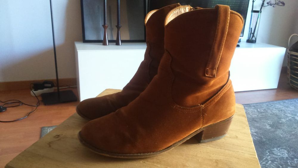 Botins camel (estilo cowboy)