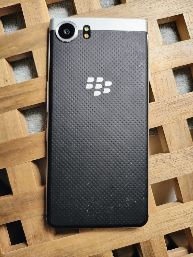 BlackBerry KeyOne Key One BB100-2