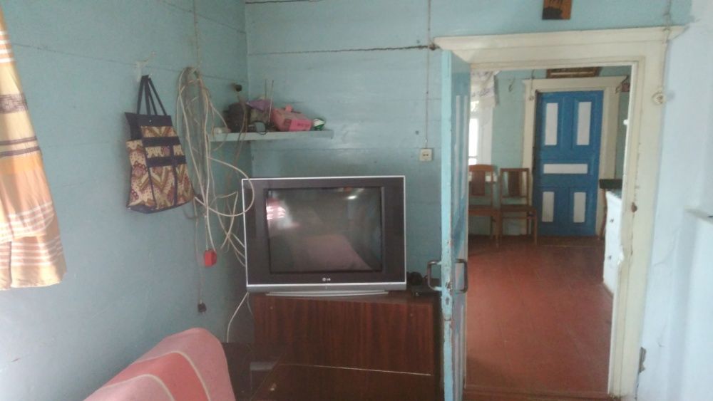 Продам будинок в центрі села Жукин, 35 км від Києва