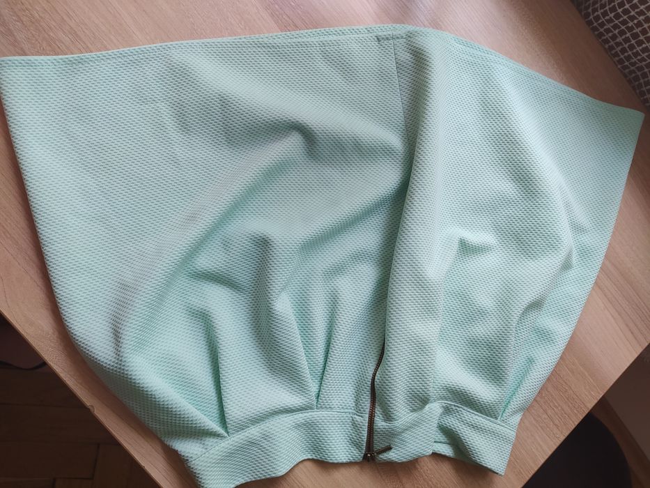 Miętowa spódniczka mini