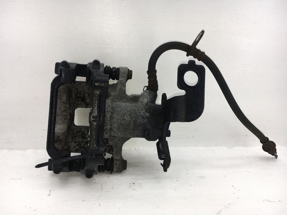 Суппорт задній правий TOYOTA AVENSIS T27 2009-2011 47830-05030