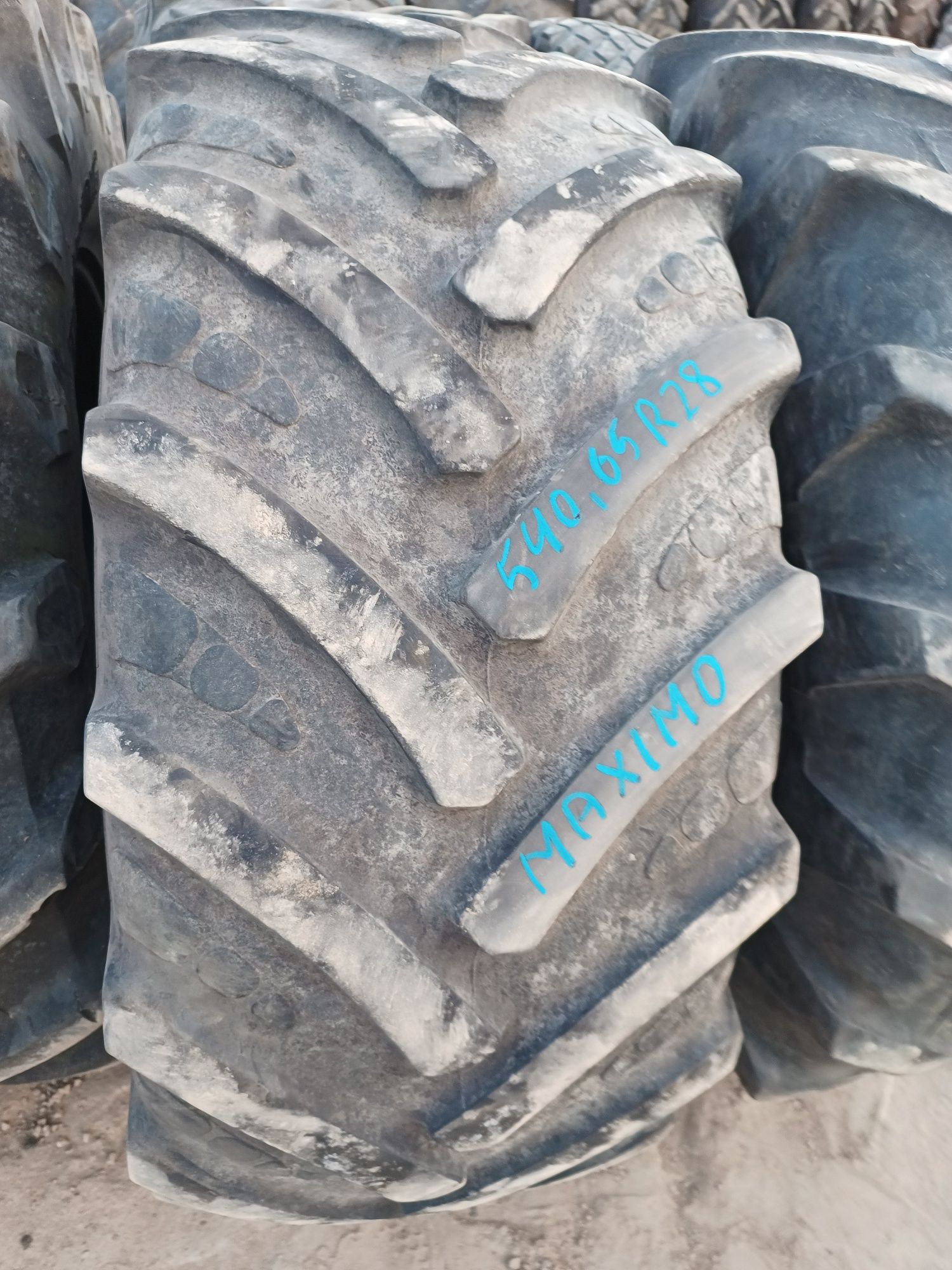 Opona rolnicza 540/65r28 maximo Fendt John Deere case new Holland