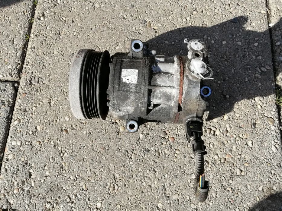 Opel Corsa D E 1.2 kompresor klimatyzacji Denso 55701200  447190-5040