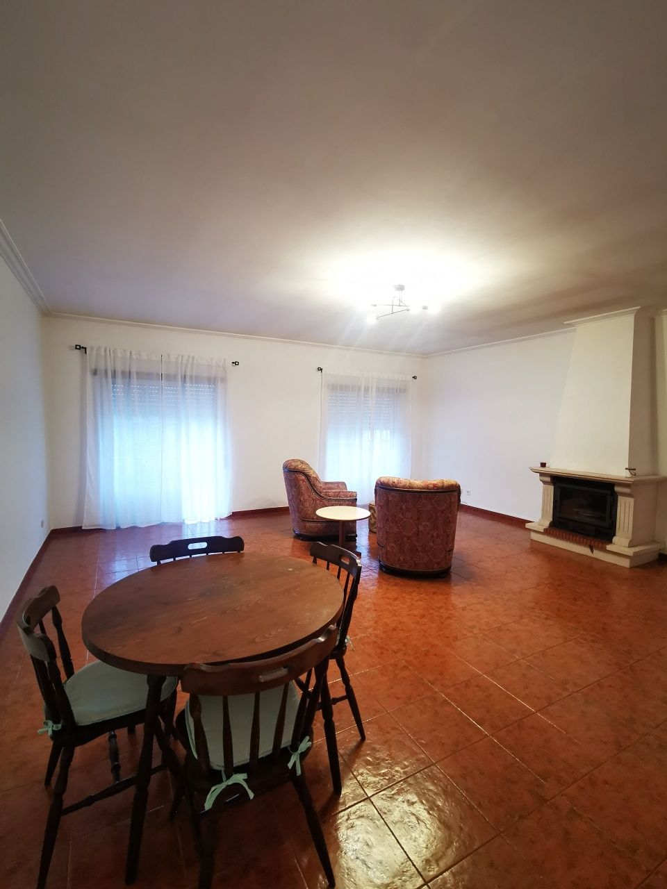 Apartamento T3 com garagem fechada