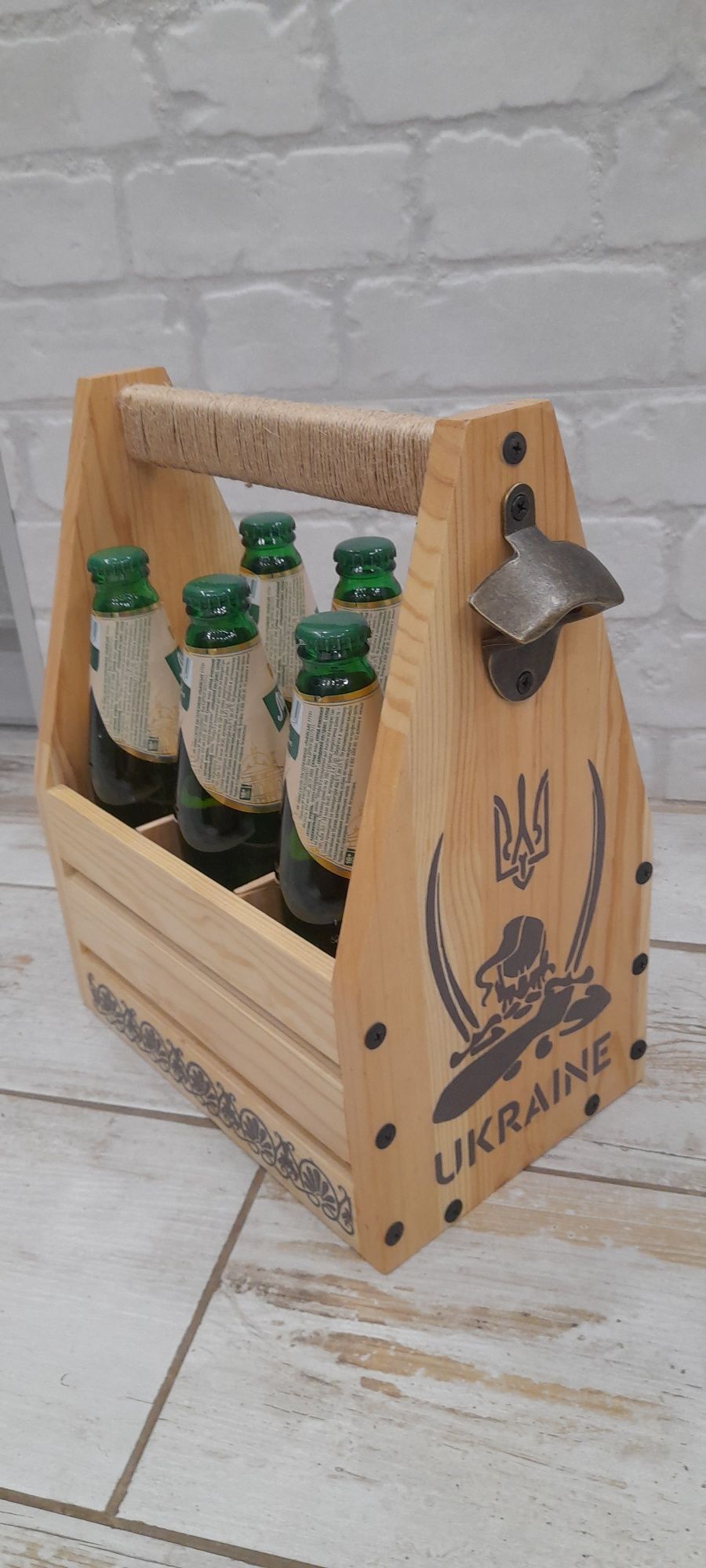 Подарунковий ящик для пива ручної роботи з відкривачкою
