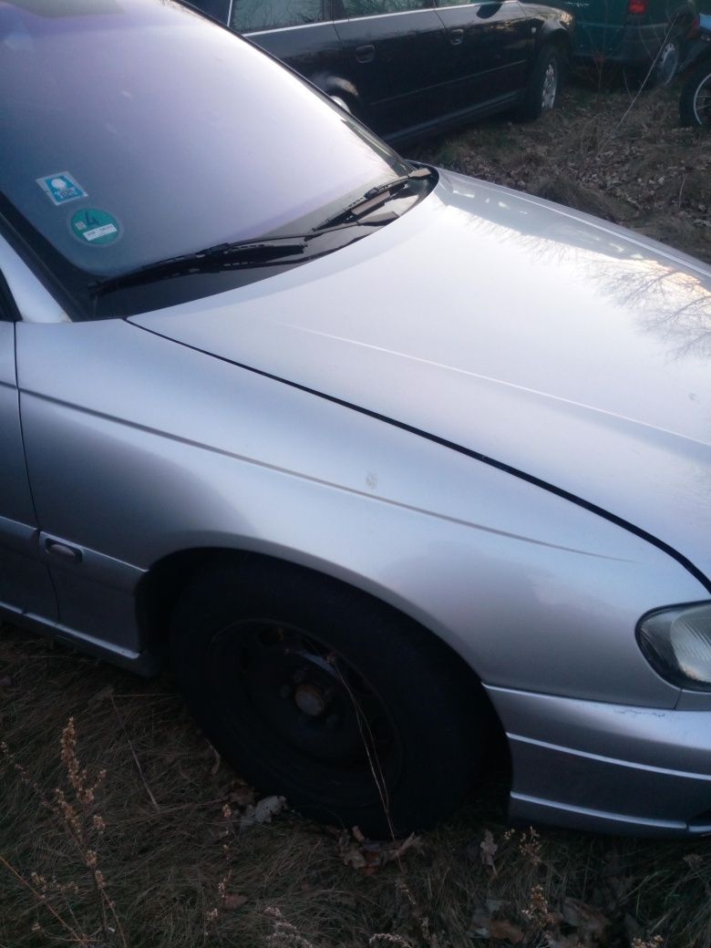 Błotnik opel omega b lift z157 przód części