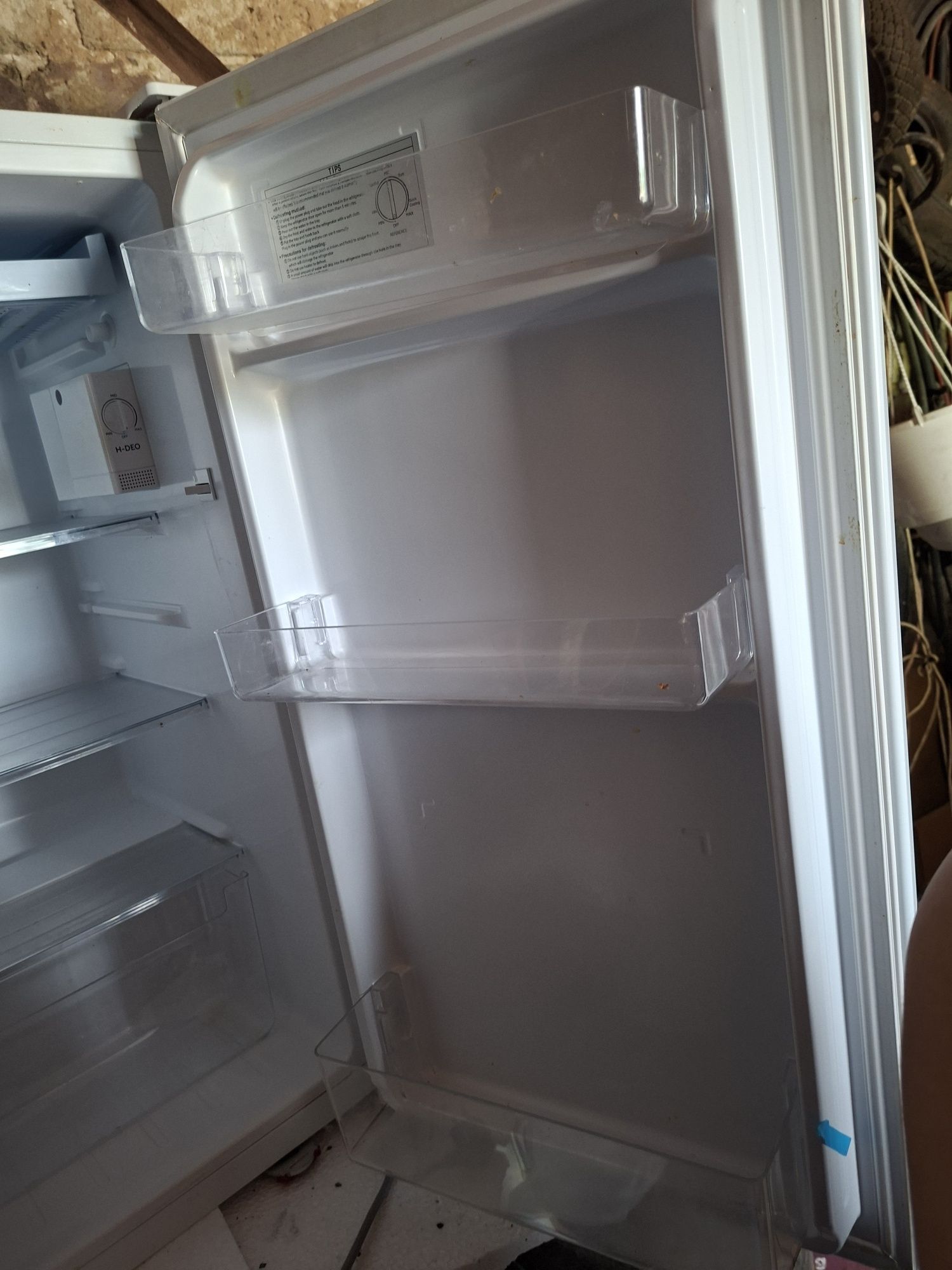 Sprzedam lodówkę  90l