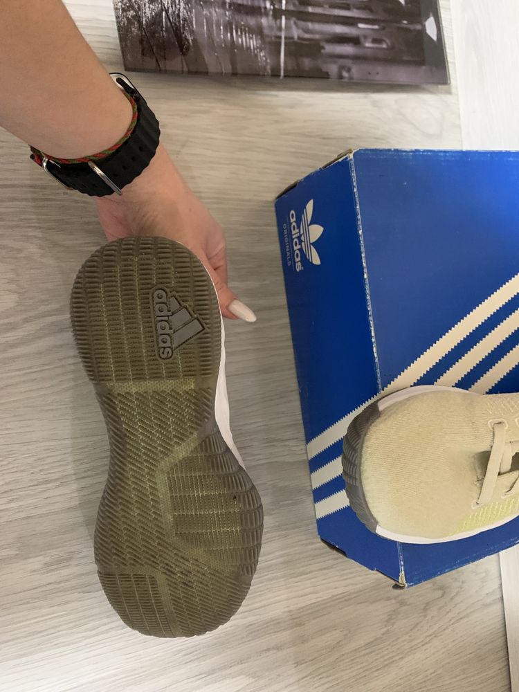 Кроссовки adidas