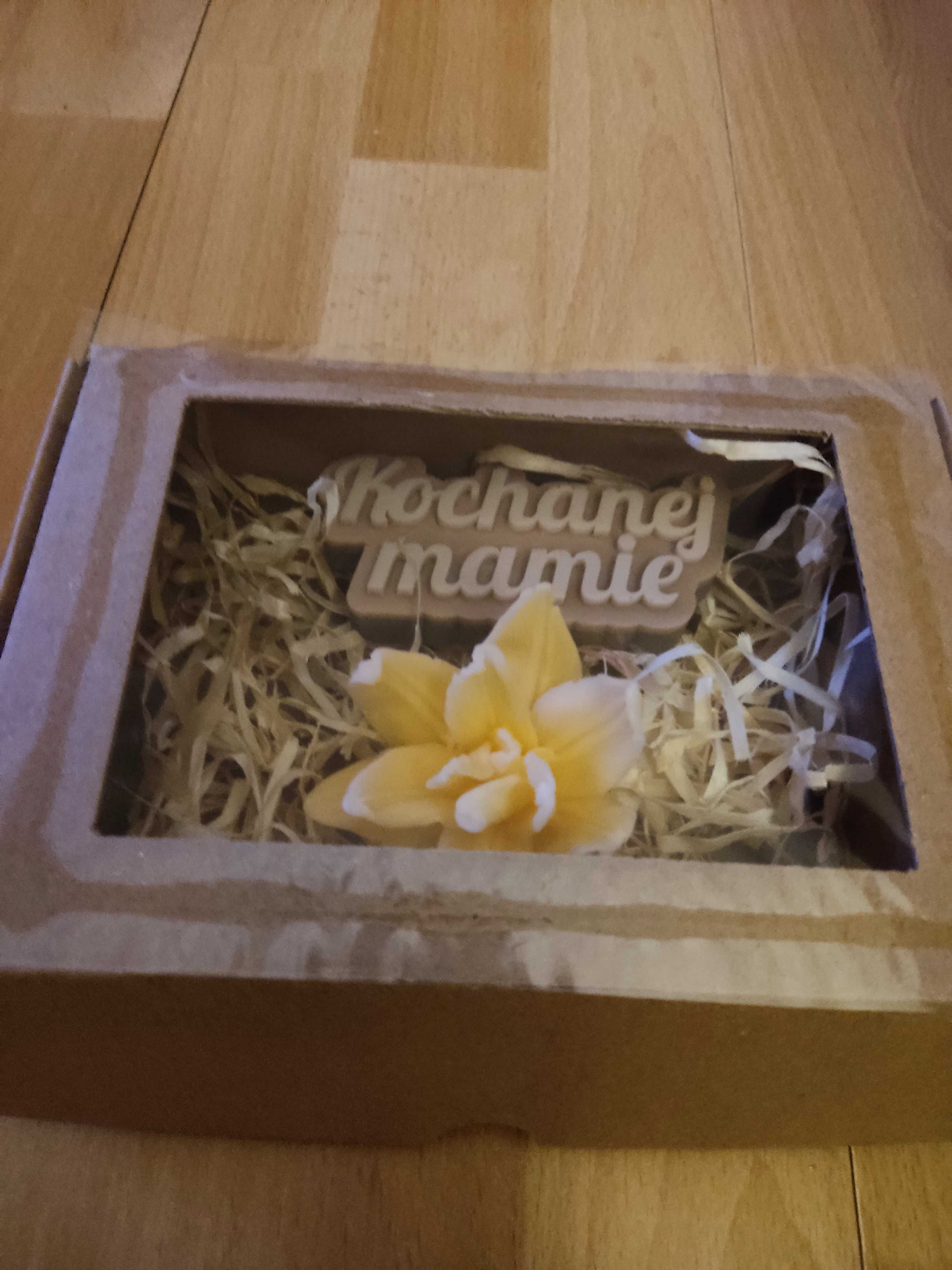 Flowerbox pudełko kwiaty mydlane Dzień Mamy urodziny imieniny