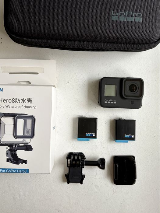 GoPro Hero 8 dwie baterie oryginalne pudełko akcesoria świetny stan
