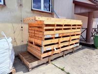 Palety po płytkach wielkoformatowych 260cmx120cm i 300x120cm, duże