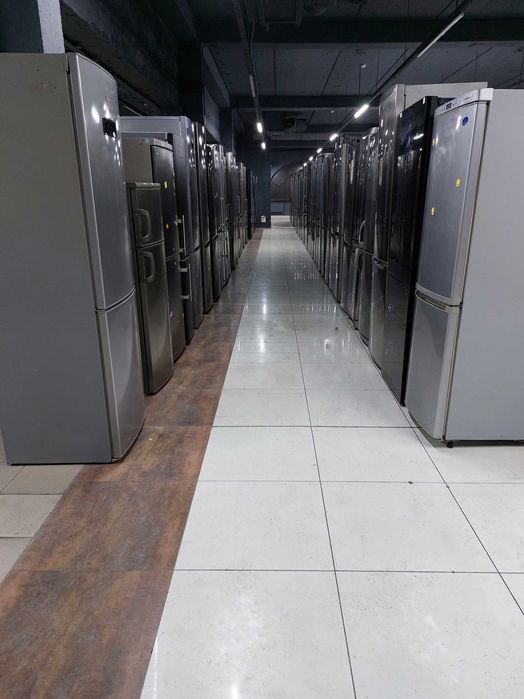 Холодильник BEKO rnca366e30zxb ідеальний стан зі складу