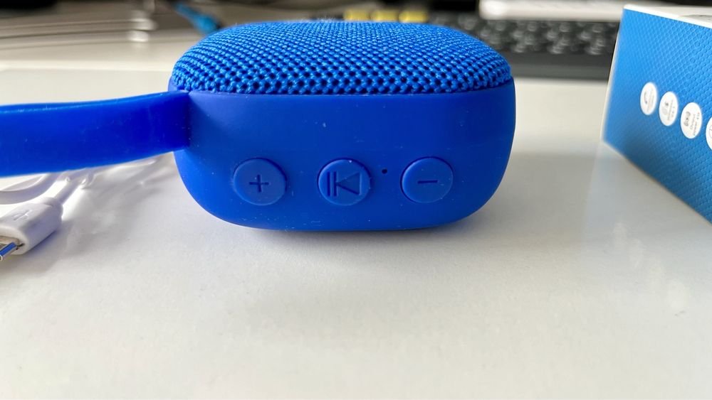 Маленька bluetooth колонка (синя)