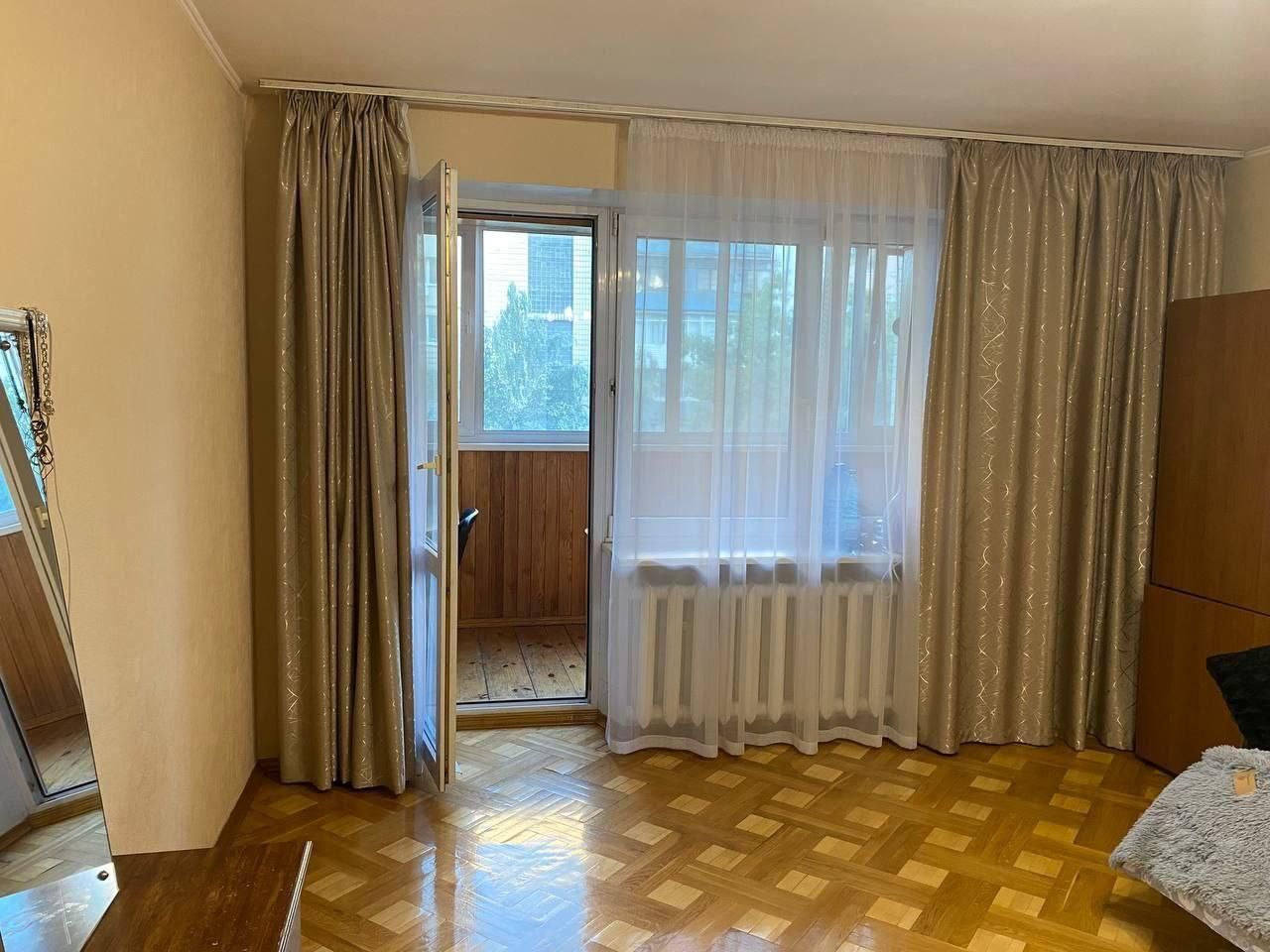 Продам 3-кімнатну кватиру в центрі, вулиця лабараторна 14 AM