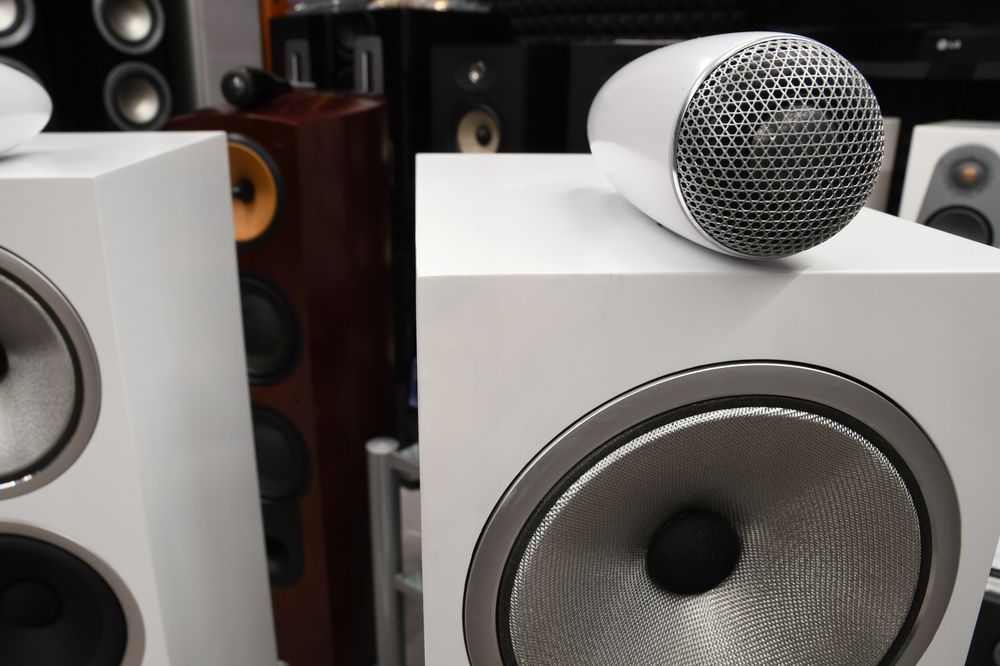 Kolumny Głośnikowe podłogowe stereo B&W Bowers & Wilkins 702 S2 białe