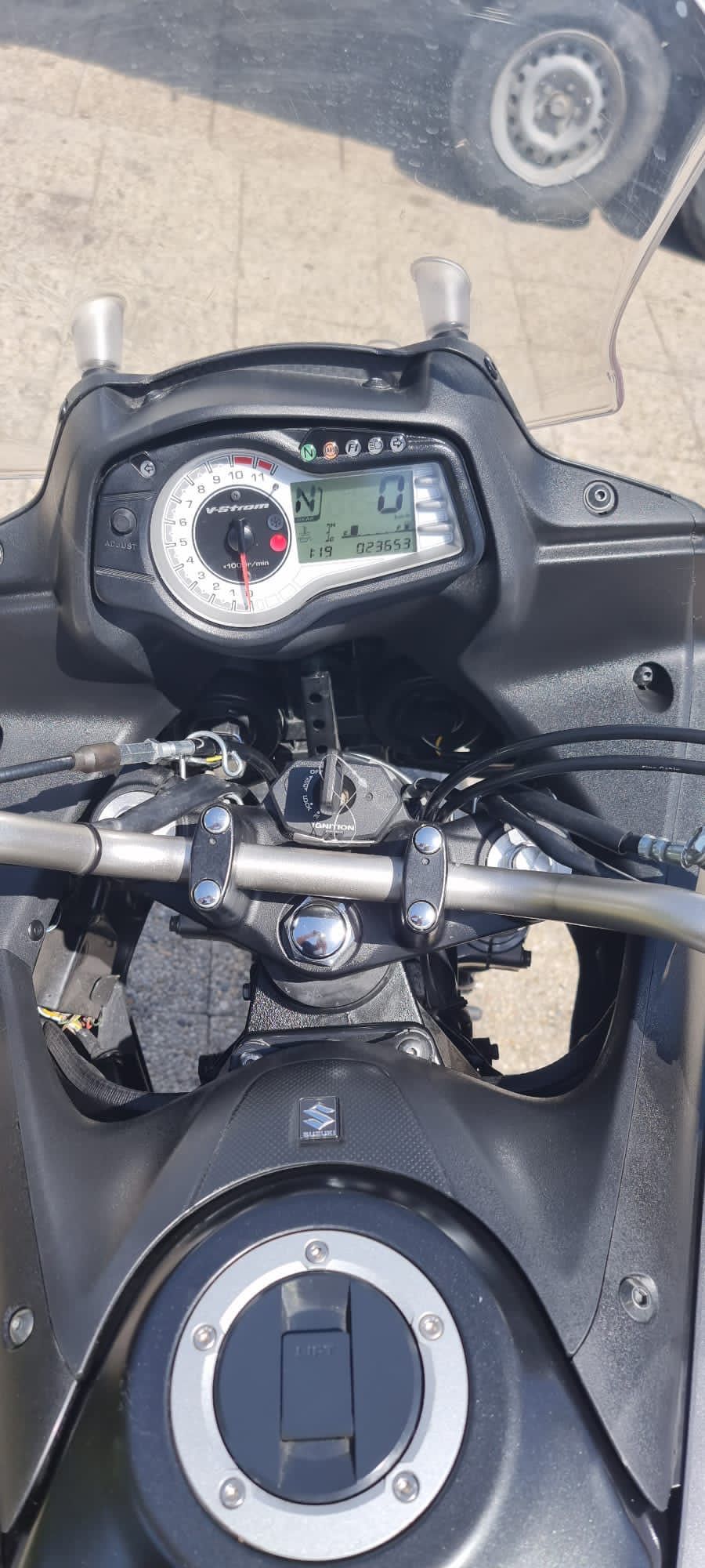 DL650 Vstrom Suzuki 2016 23 mil.