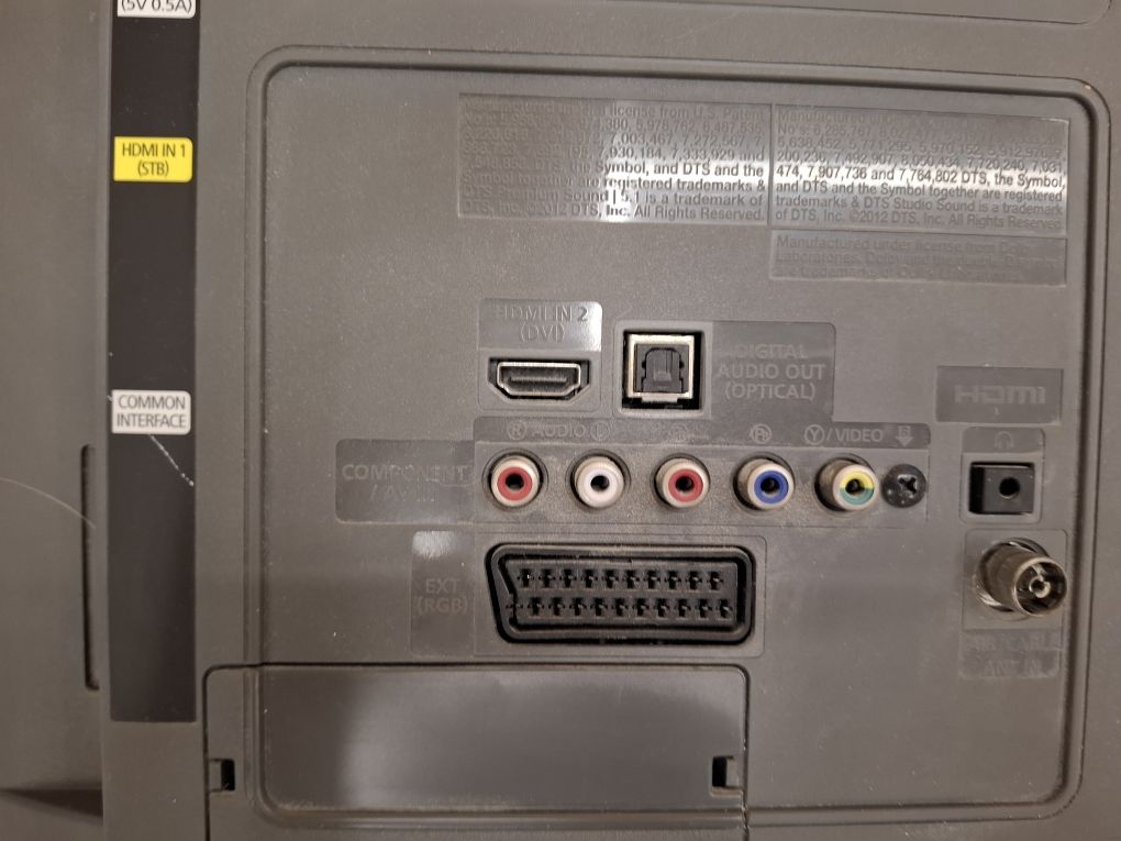 Телевізор Samsung UE28F 4000AW