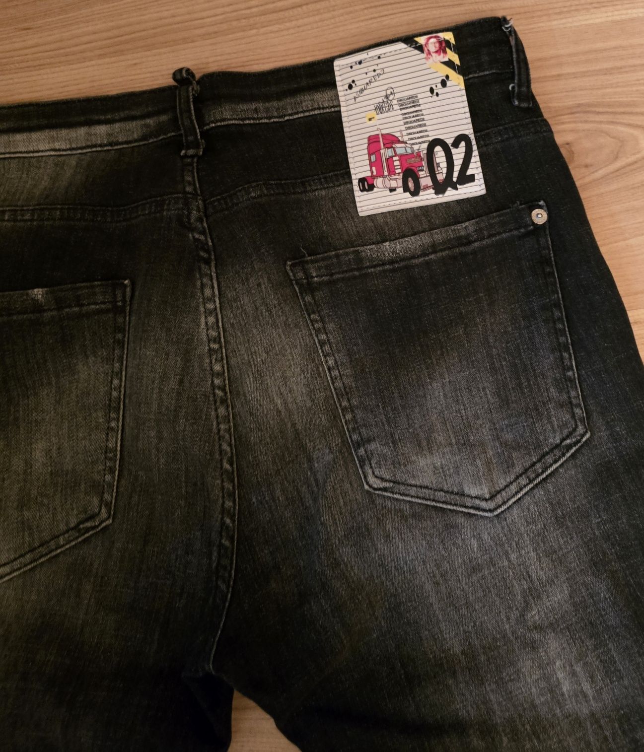 Jeansy DSQUARED rozmiar 48