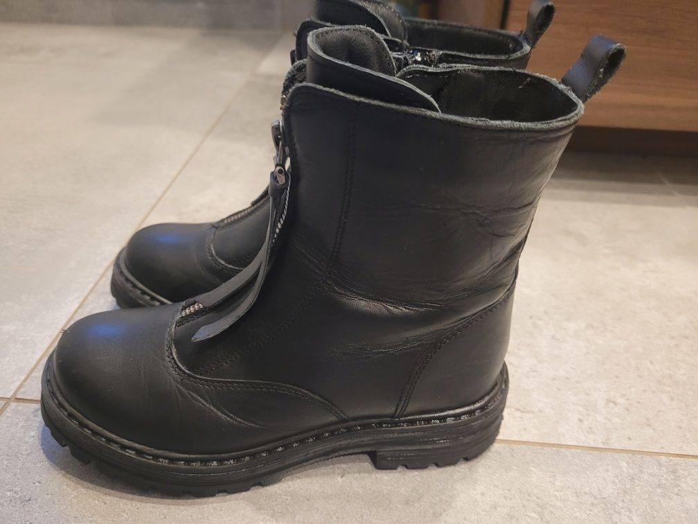 Śliczne modne czarne buty buciki  skórzane trzewiki kozaki traperki La