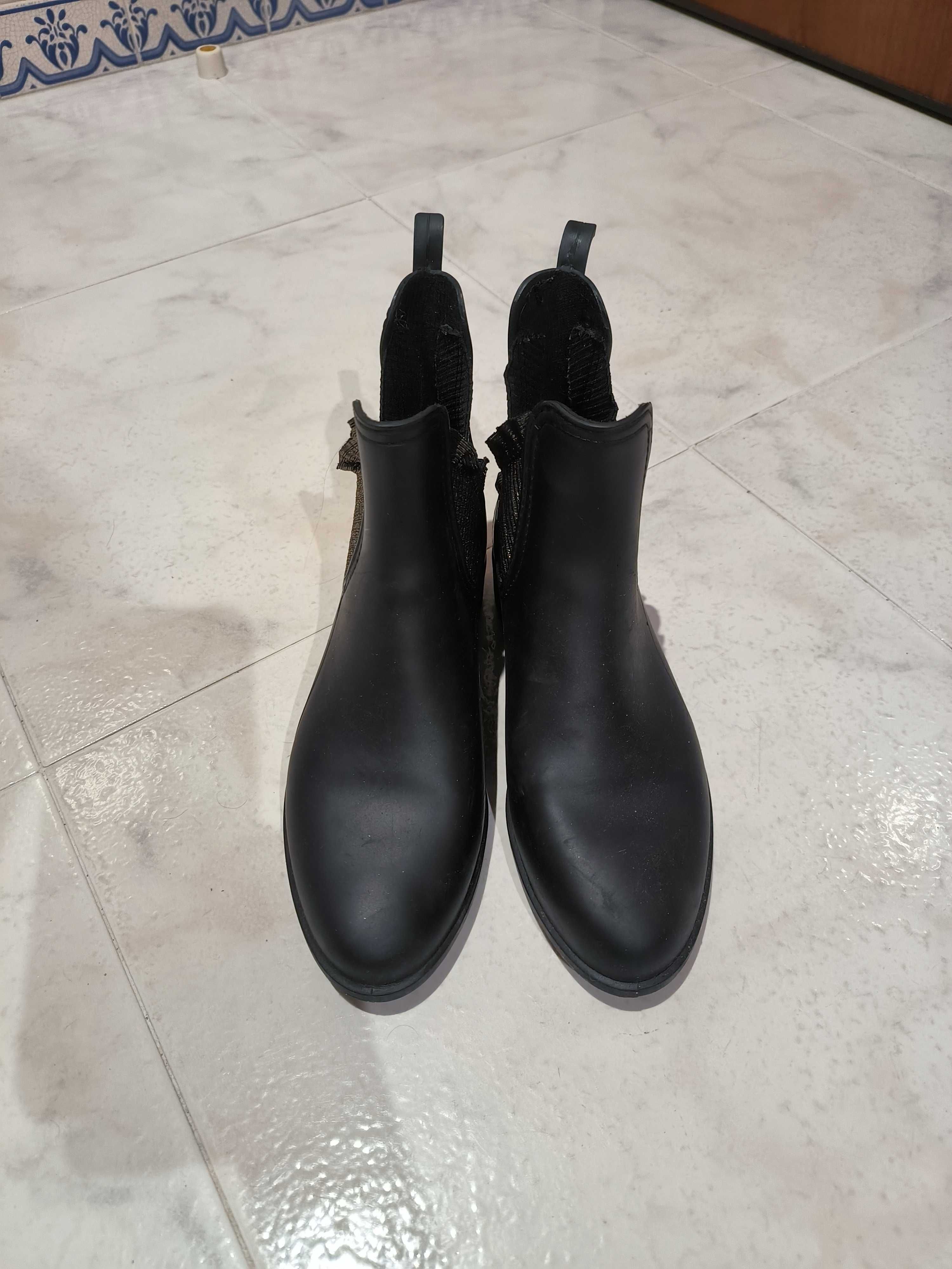 vendo Sandálias + Botas cubanas e salsa