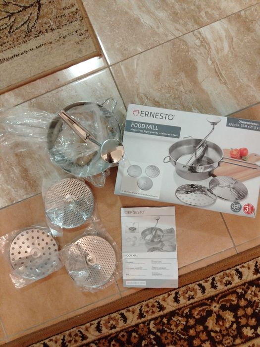 Przecierak do warzyw i owoców ze stali szlachetnej, z 3 sitami