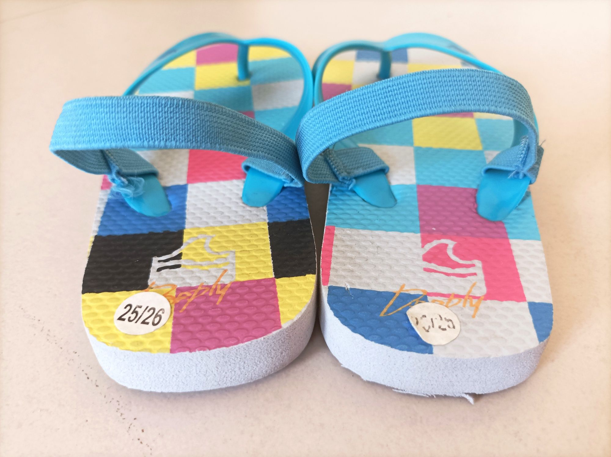 Chinelos tipo Havaianas para Criança marca Deeply (Novos - Tam. 25/26)