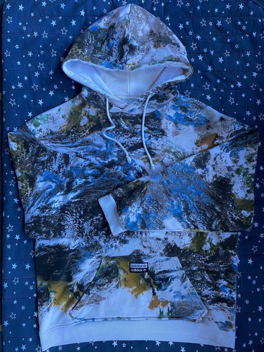Худи Adidas.