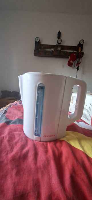 Nowy czajnik elektryczny