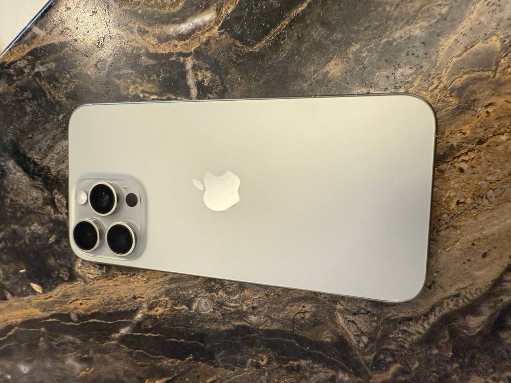 Iphone 15 pro max Stan idealny