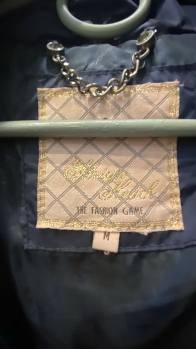 Пуховик жіночий бренду Silvian Heach синього кольору розмір М