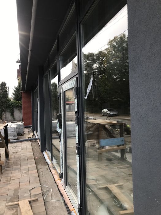 ЖК"Петрівське Містечко 2" Аптека-70 кв.м.Фасад Вітрини від забудовника