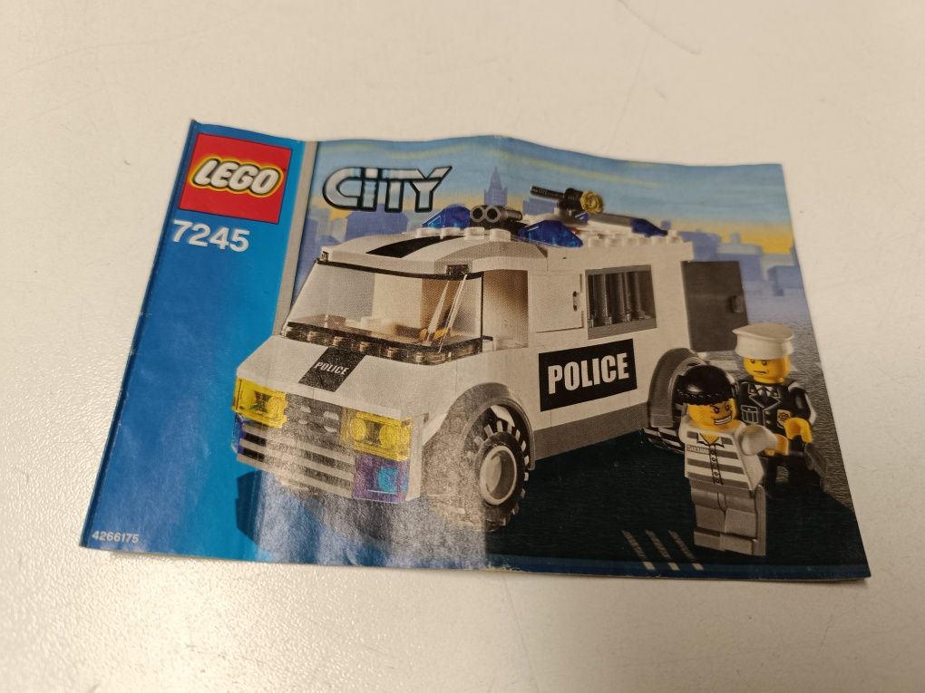 LEGO 7245 - Prisoner Transport