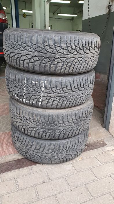 Opony zimowe Nokian WR D4 215/60/16XL