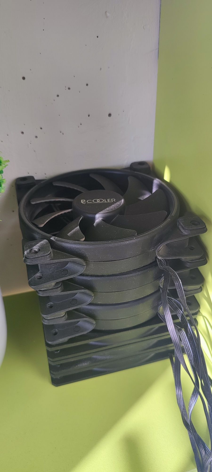 Arctic p12 slim и pccooler corona