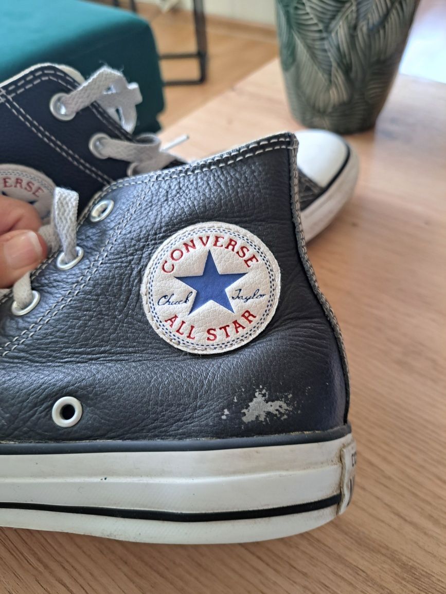 Czarne skórzane trampki Converse