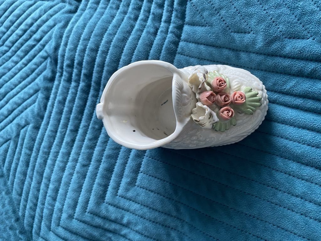 Porcelanowy bucik