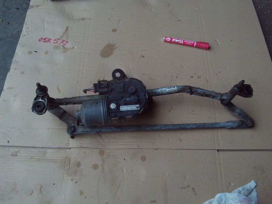 MECHANIZM WYCIERACZEK SKODA YETI