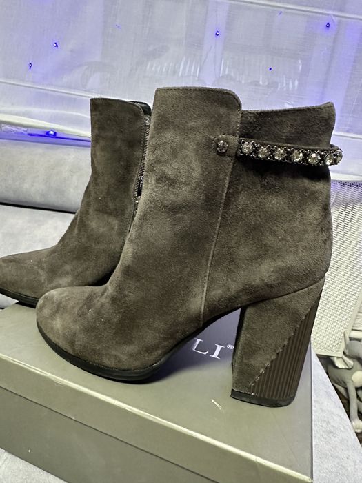 Ботильйони жіночі , замша , 39 р