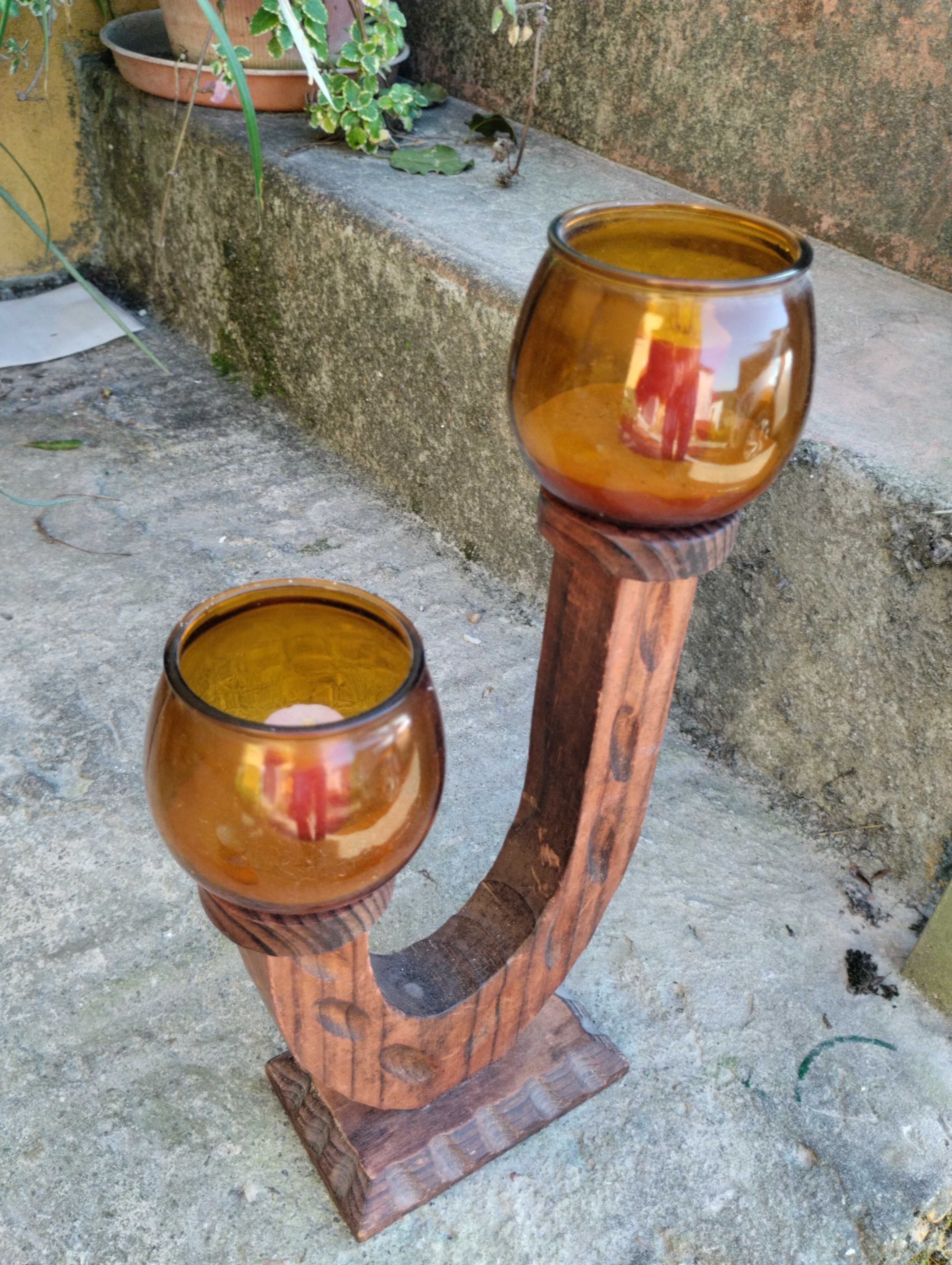 Castiçal de madeira