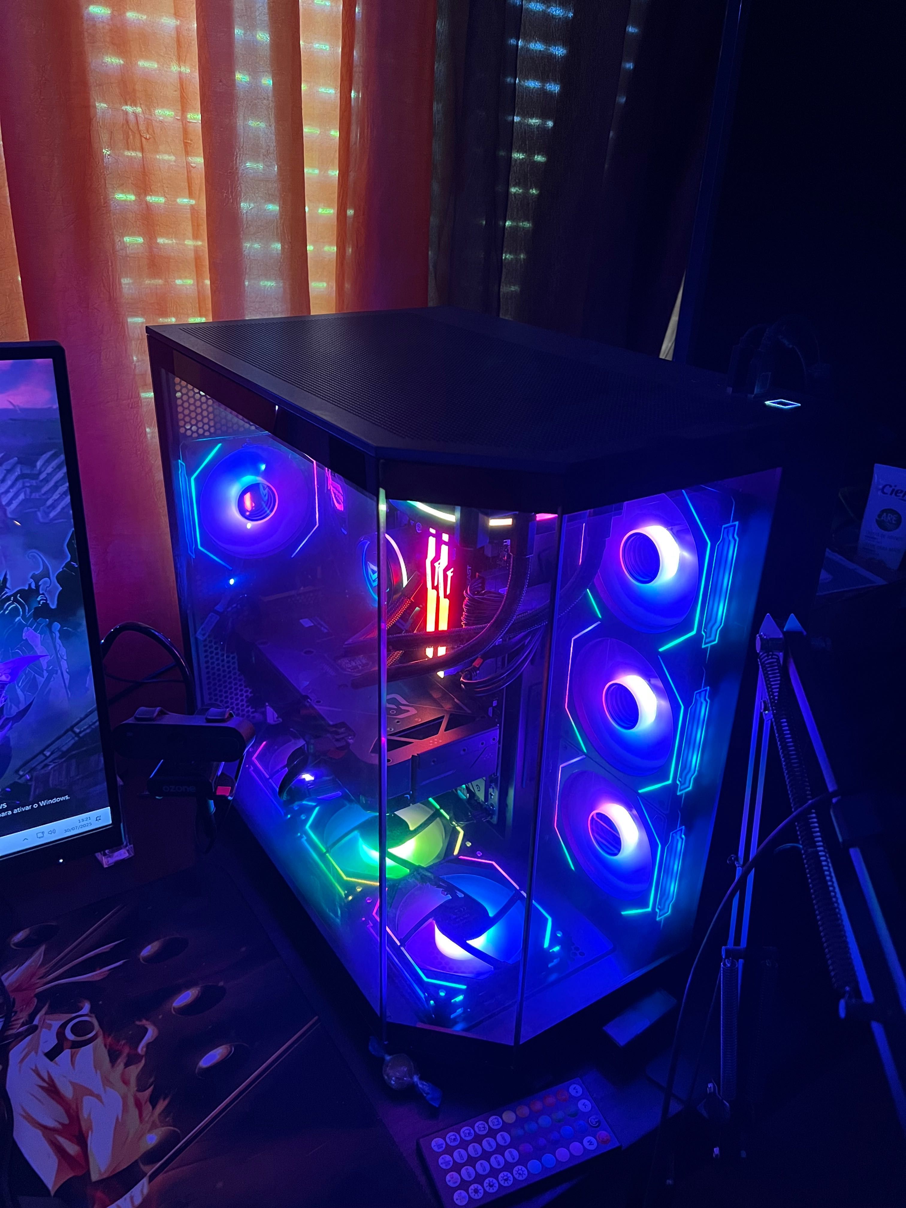 Pc Gamer  R7  7800X3D RTX 4070 TI Super