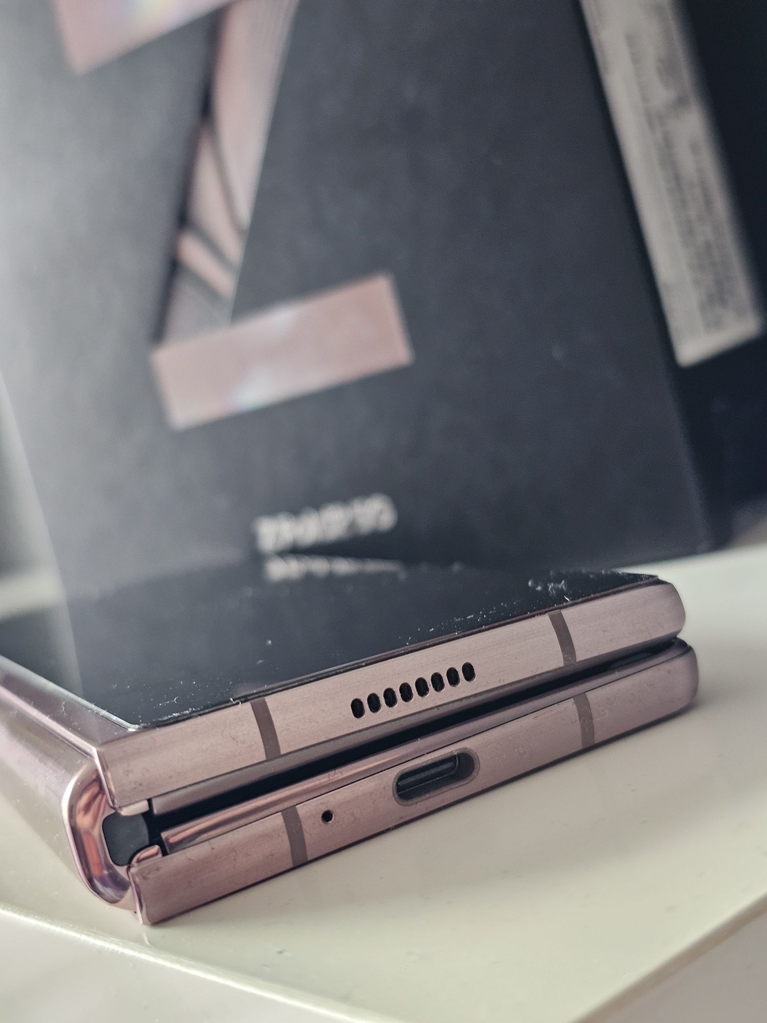 Samsung Galaxy Z Fold 2 12/256GB Miedziany - stan niemal idealny