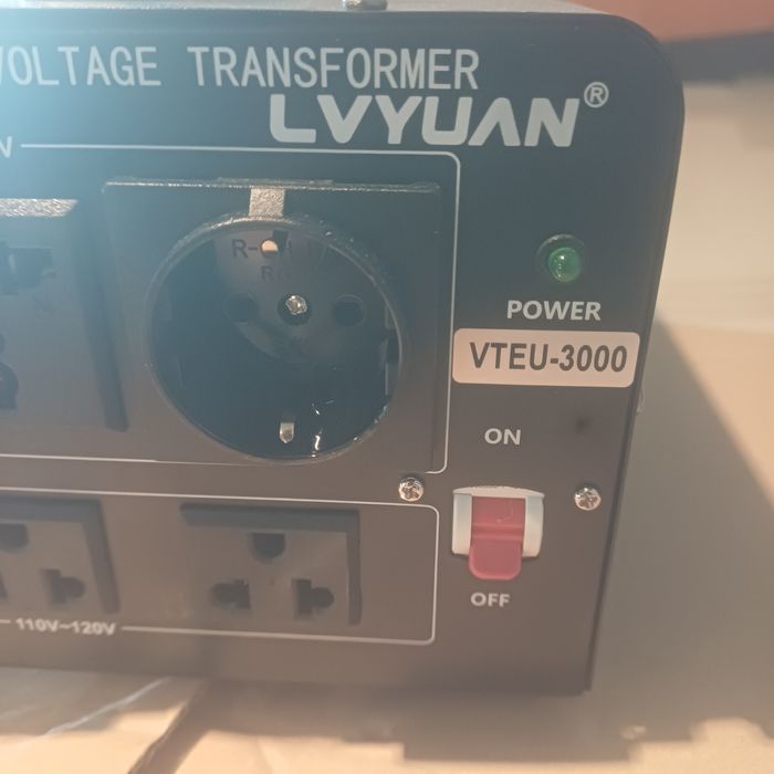 Перетворювач напруги LVYUAN VTEU-3000.