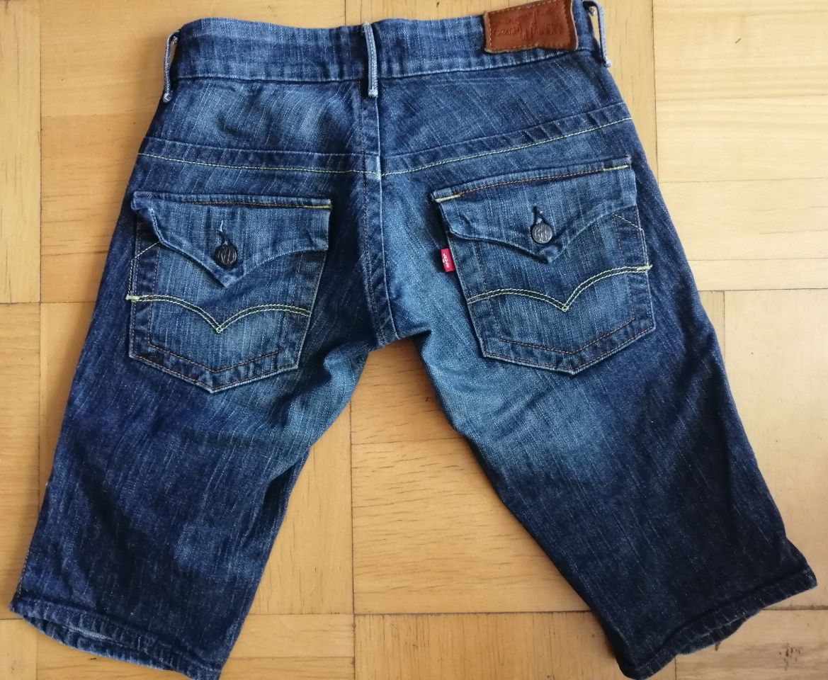 Levis Red jeansowe spodenki M r. 25 i koszulka