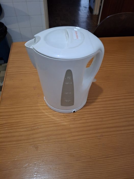 Jarro eléctrico 1.7 L max