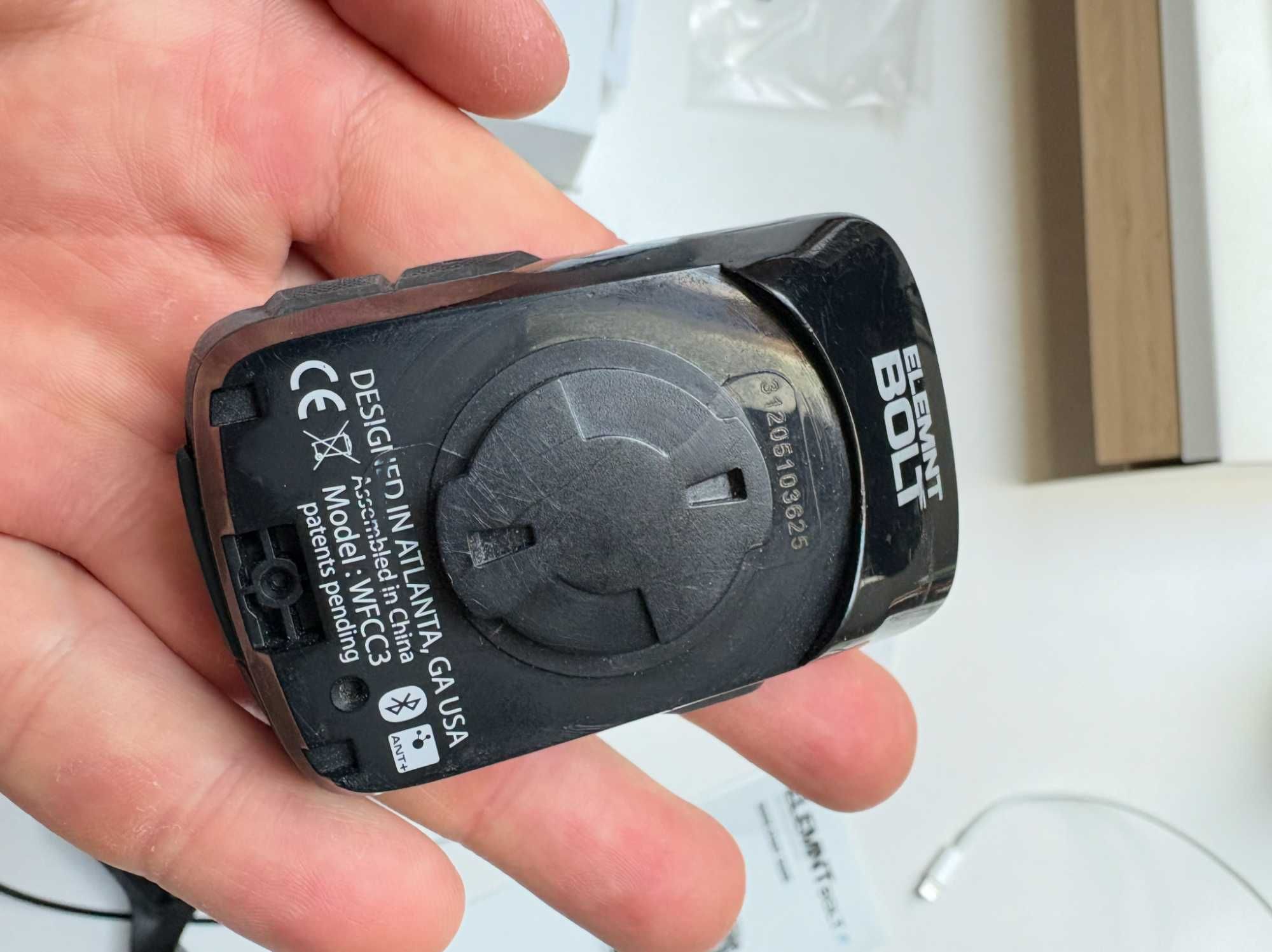 Licznik GPS Wahoo Elemnt Bolt stealth edition v1