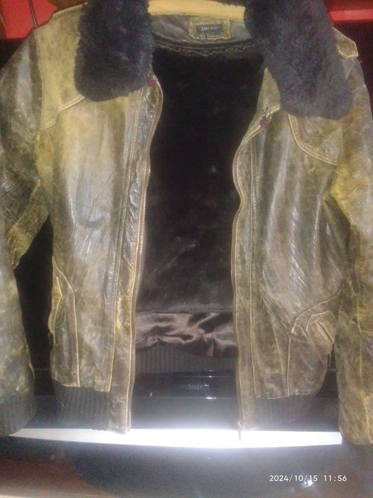 Sprzedam damską skurzaną kurtkę rozm L